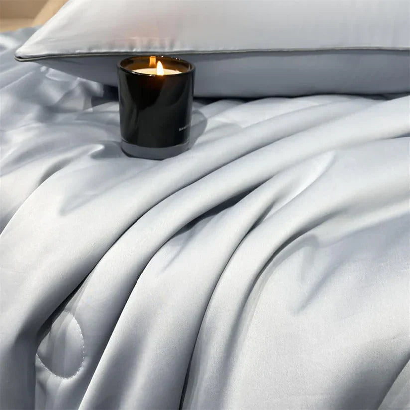Simple Ice Silk Quilt(200*230cm)（With two pillowcases）